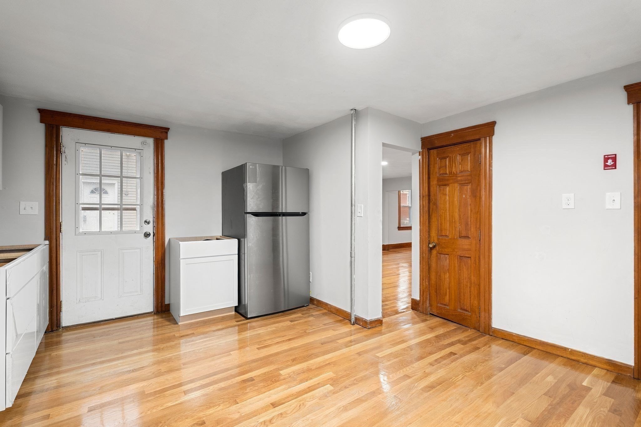 13 Oxford St Property Photo 14