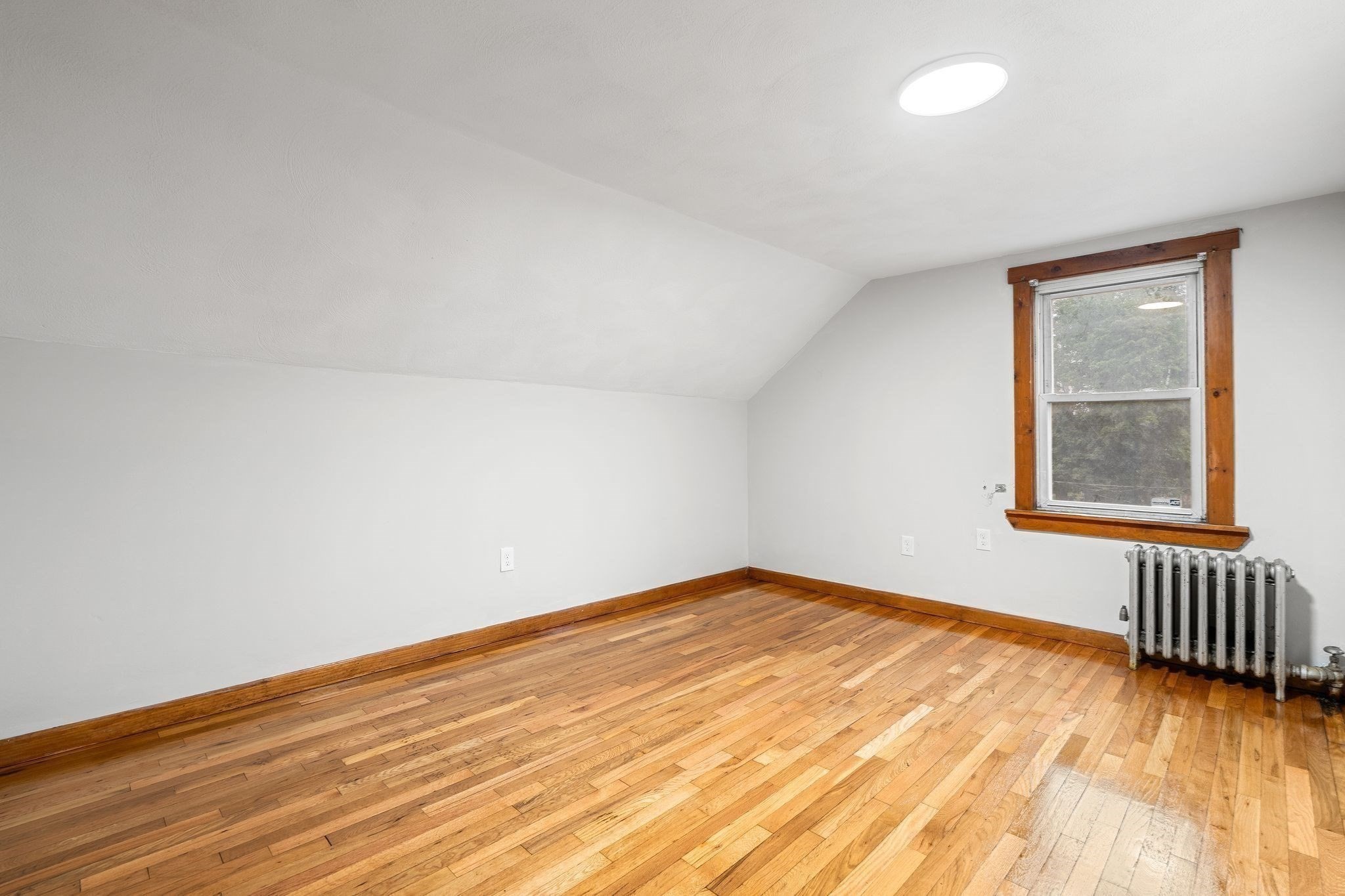 13 Oxford St Property Photo 22