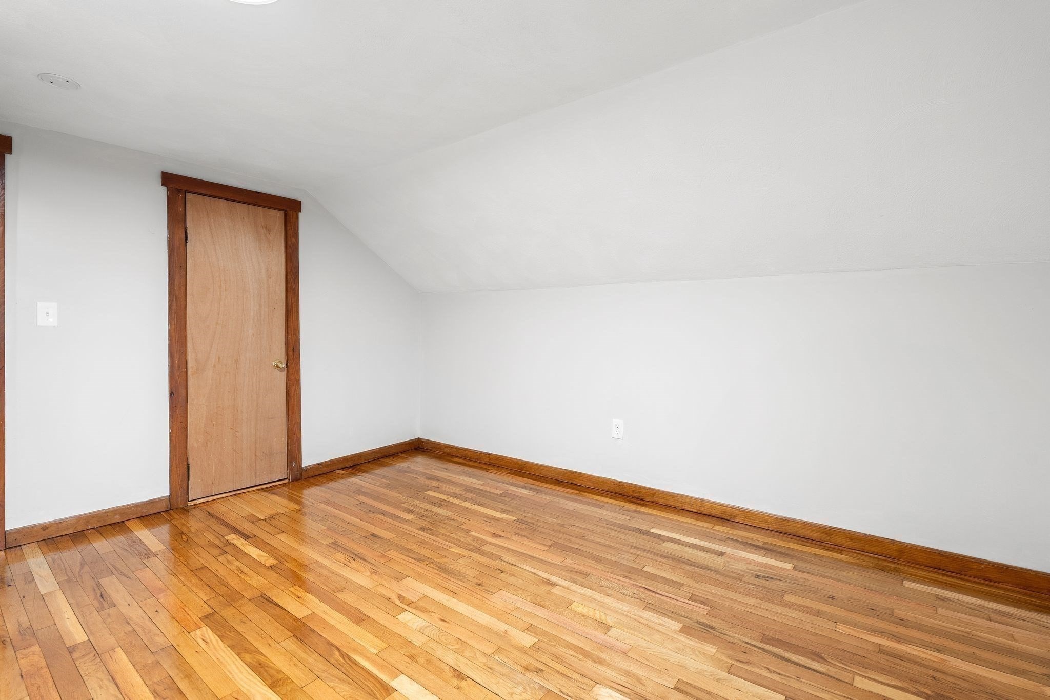 13 Oxford St Property Photo 23