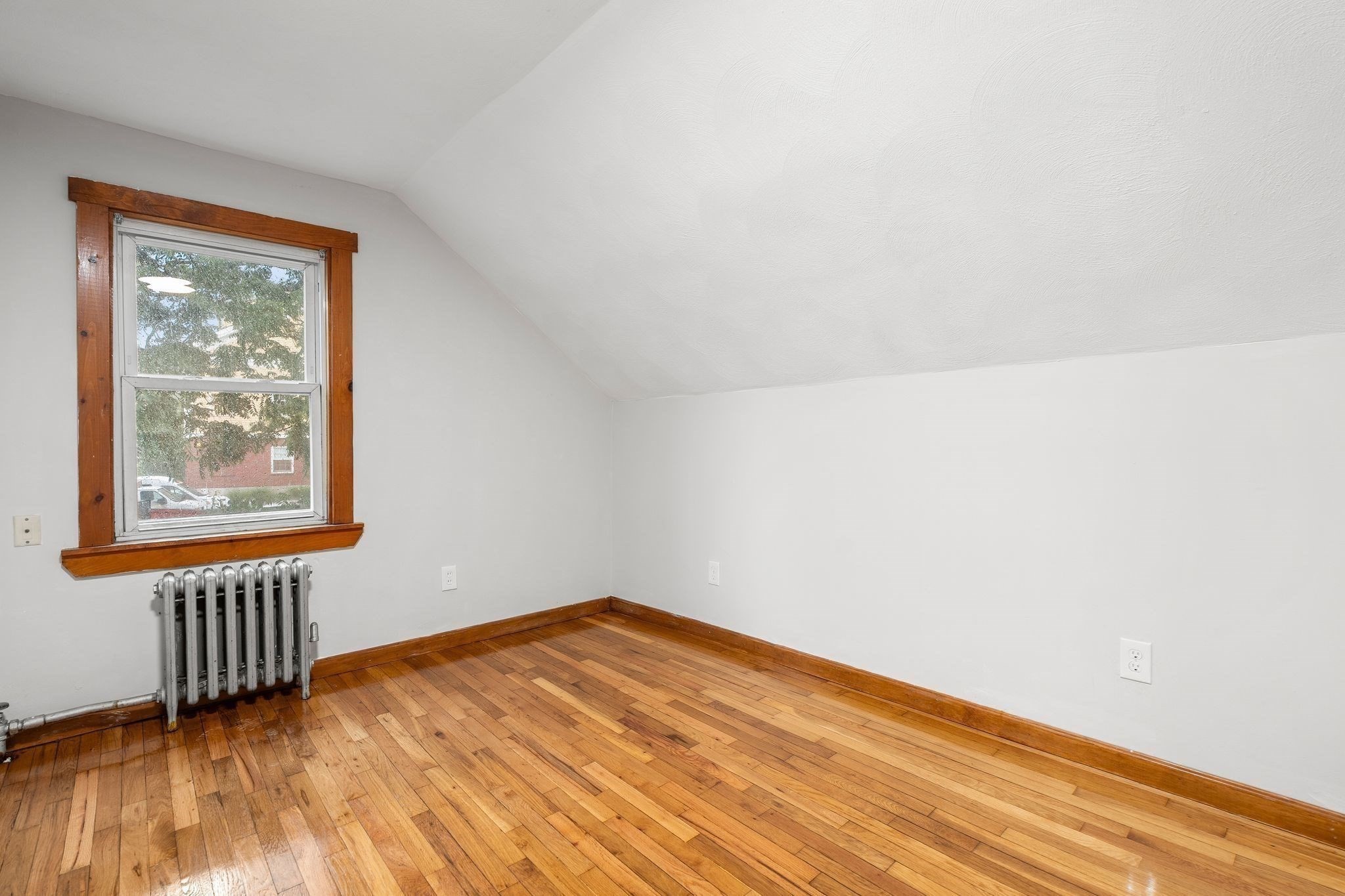 13 Oxford St Property Photo 24