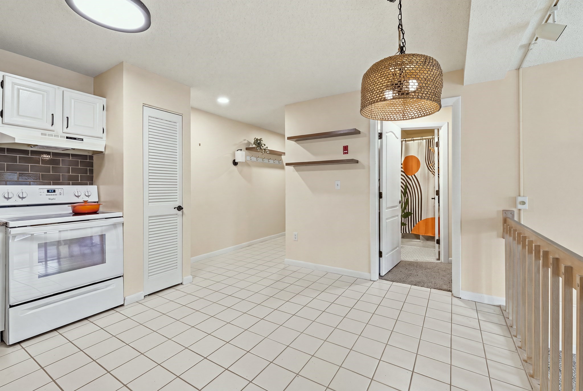 160 Burkhall St # 308 Property Photo 5