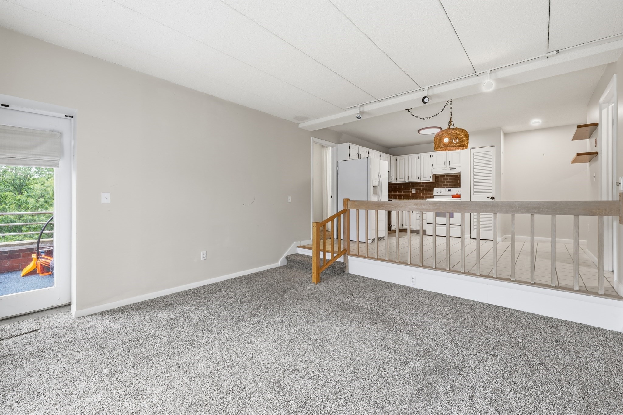 160 Burkhall St # 308 Property Photo 8