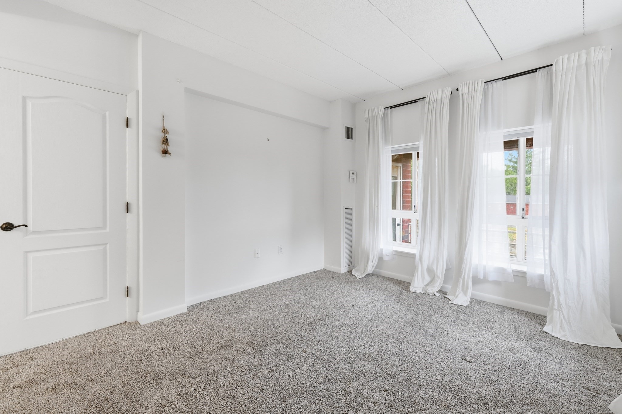 160 Burkhall St # 308 Property Photo 10