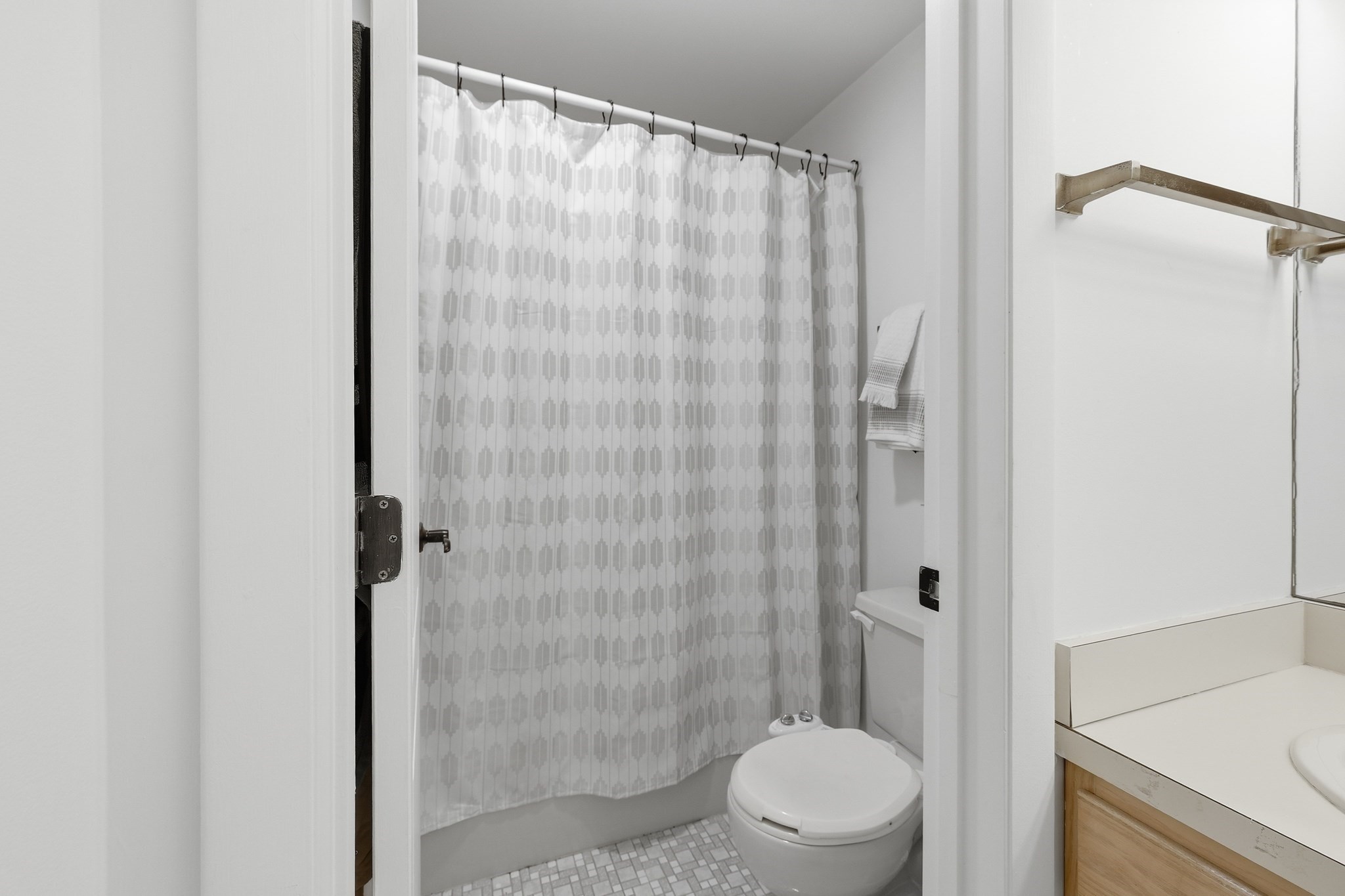 160 Burkhall St # 308 Property Photo 13