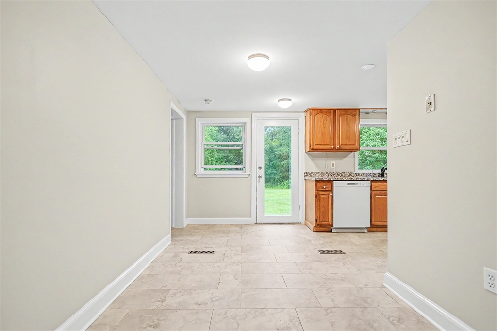 197 River Road Property Photo 6