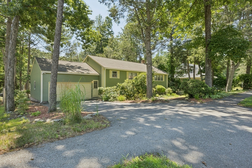 19 Hickory Drive Property Photo 1
