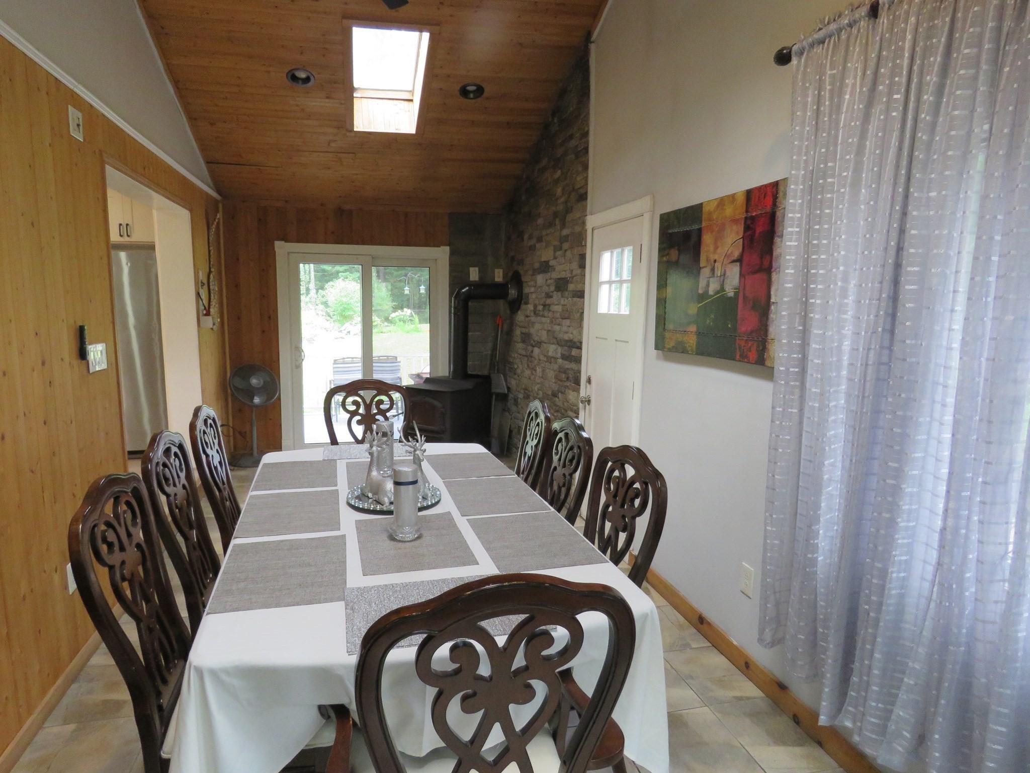 89 N High Street Property Photo 8