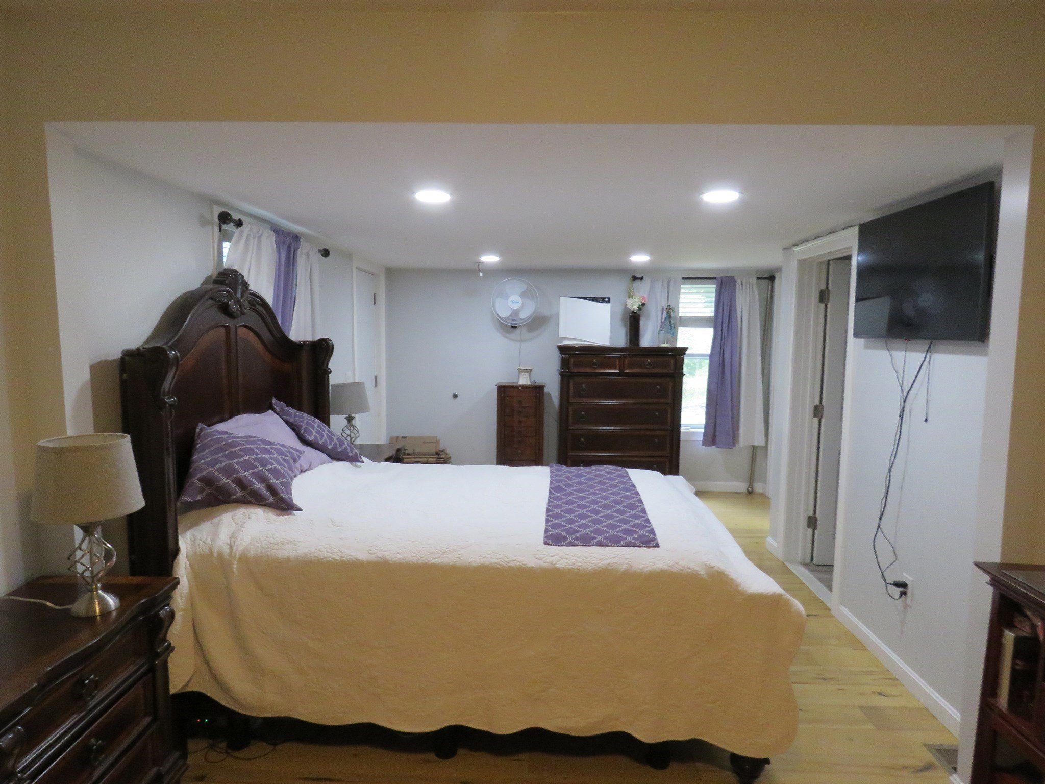 89 N High Street Property Photo 11