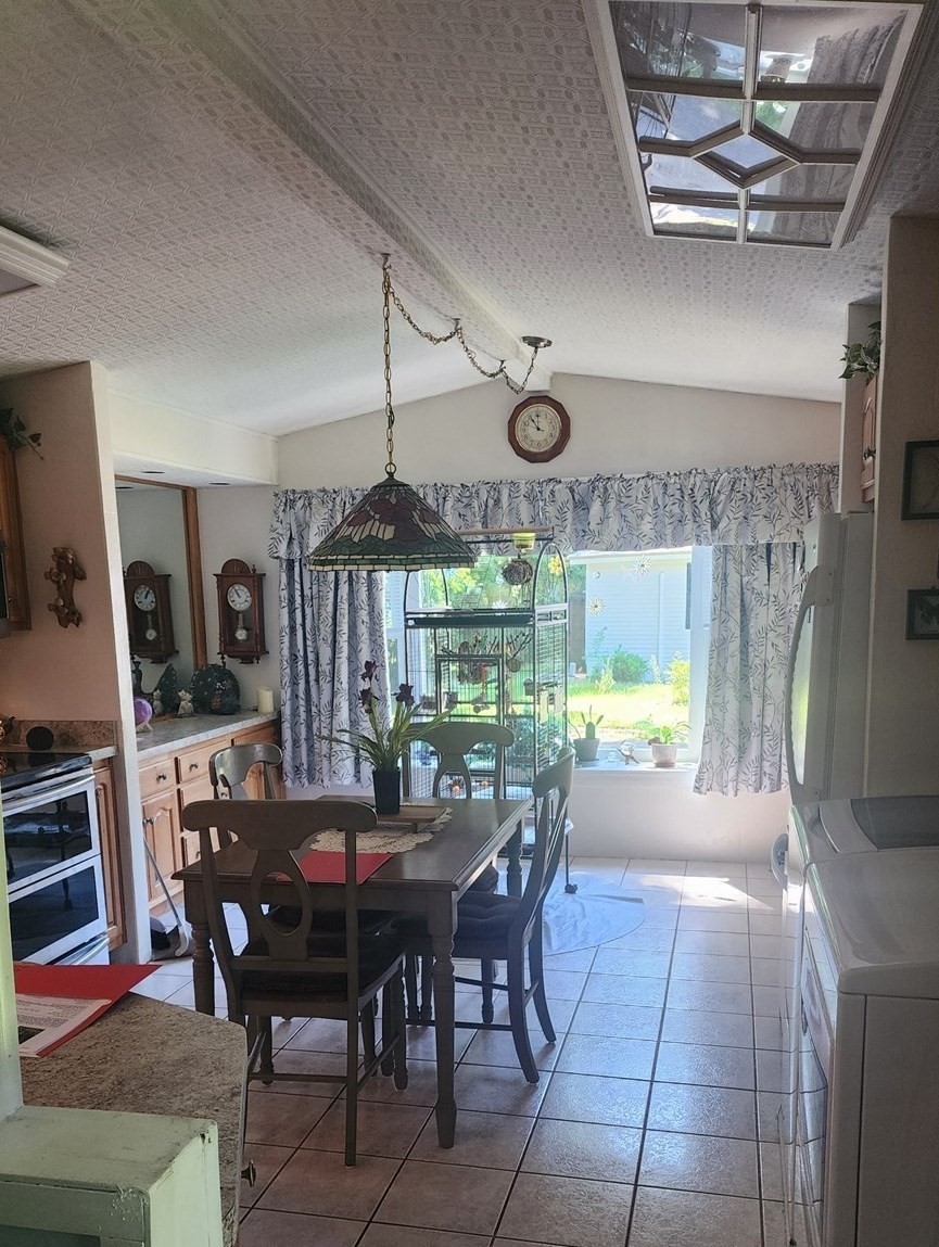 281 Chauncey Walker St Avenue A # 26 Property Photo 3