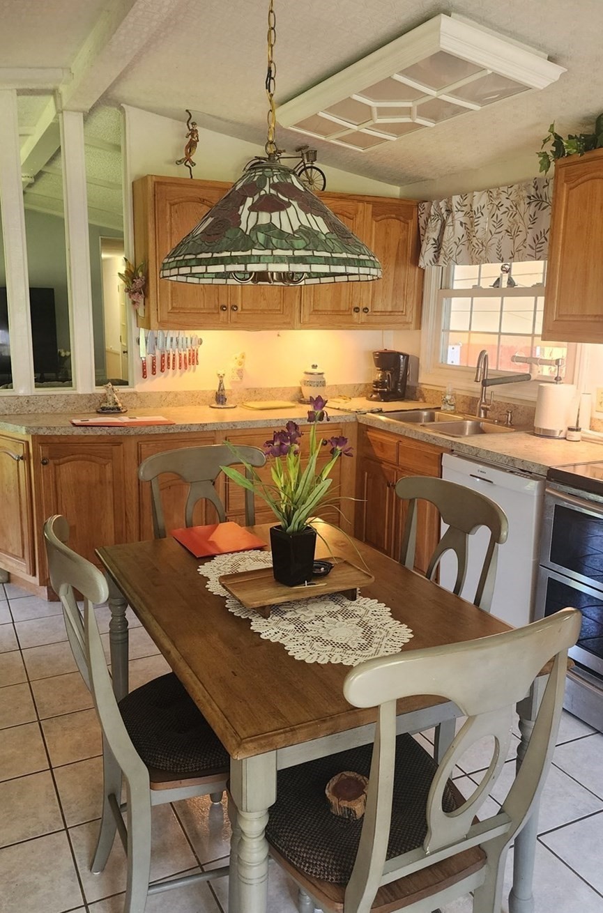 281 Chauncey Walker St Avenue A # 26 Property Photo 4