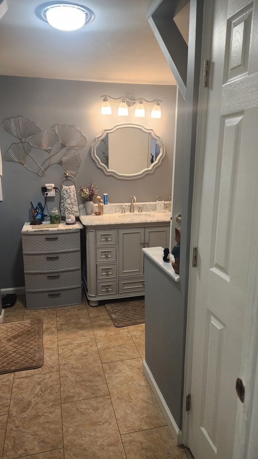 281 Chauncey Walker St Avenue A # 26 Property Photo 9