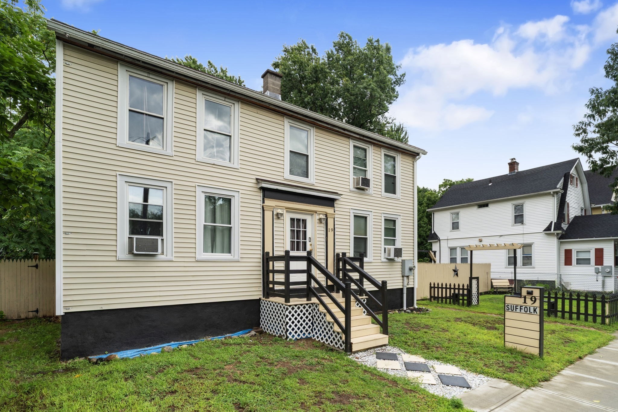 19 Suffolk St Property Photo 2