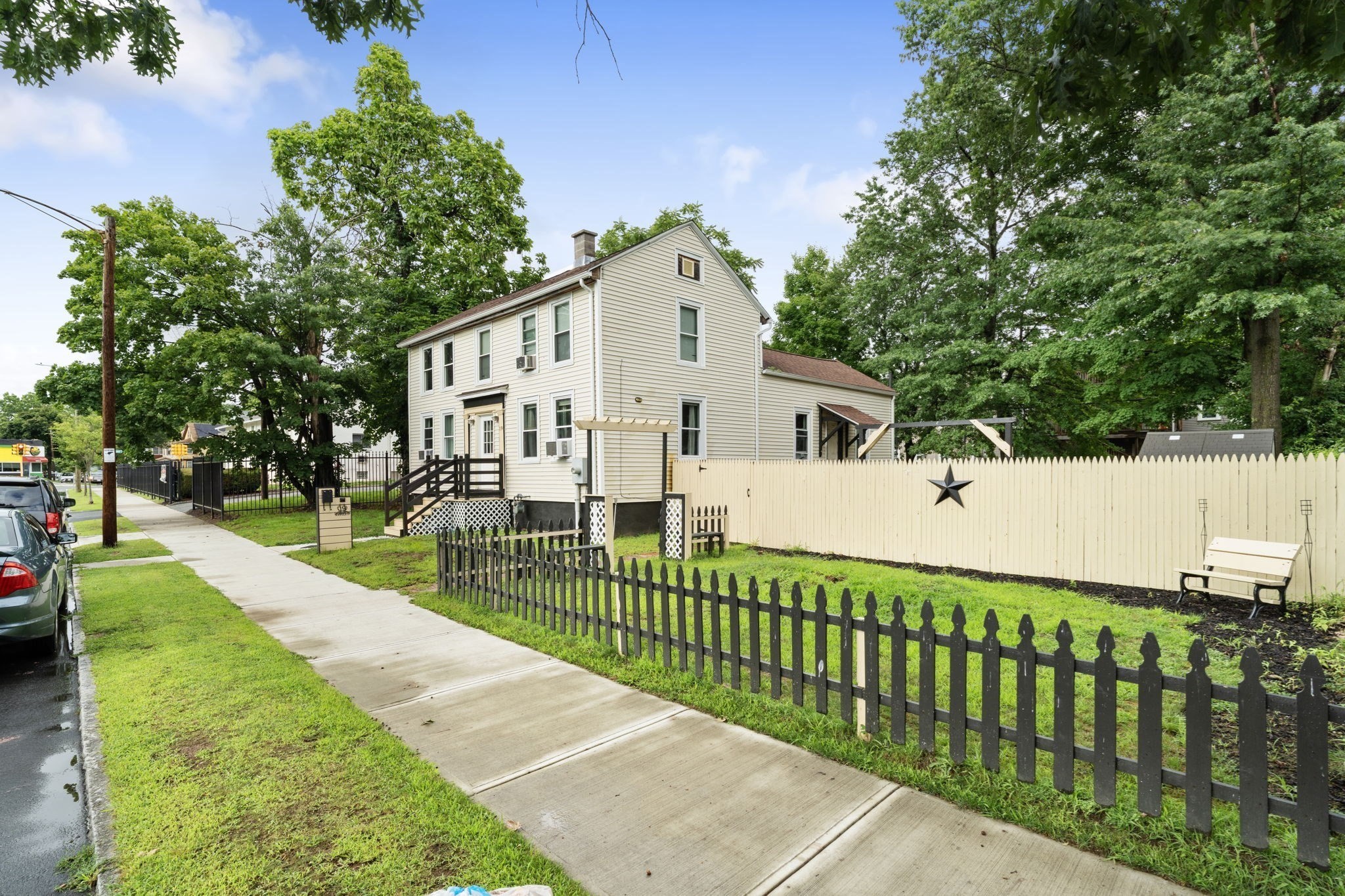 19 Suffolk St Property Photo 3