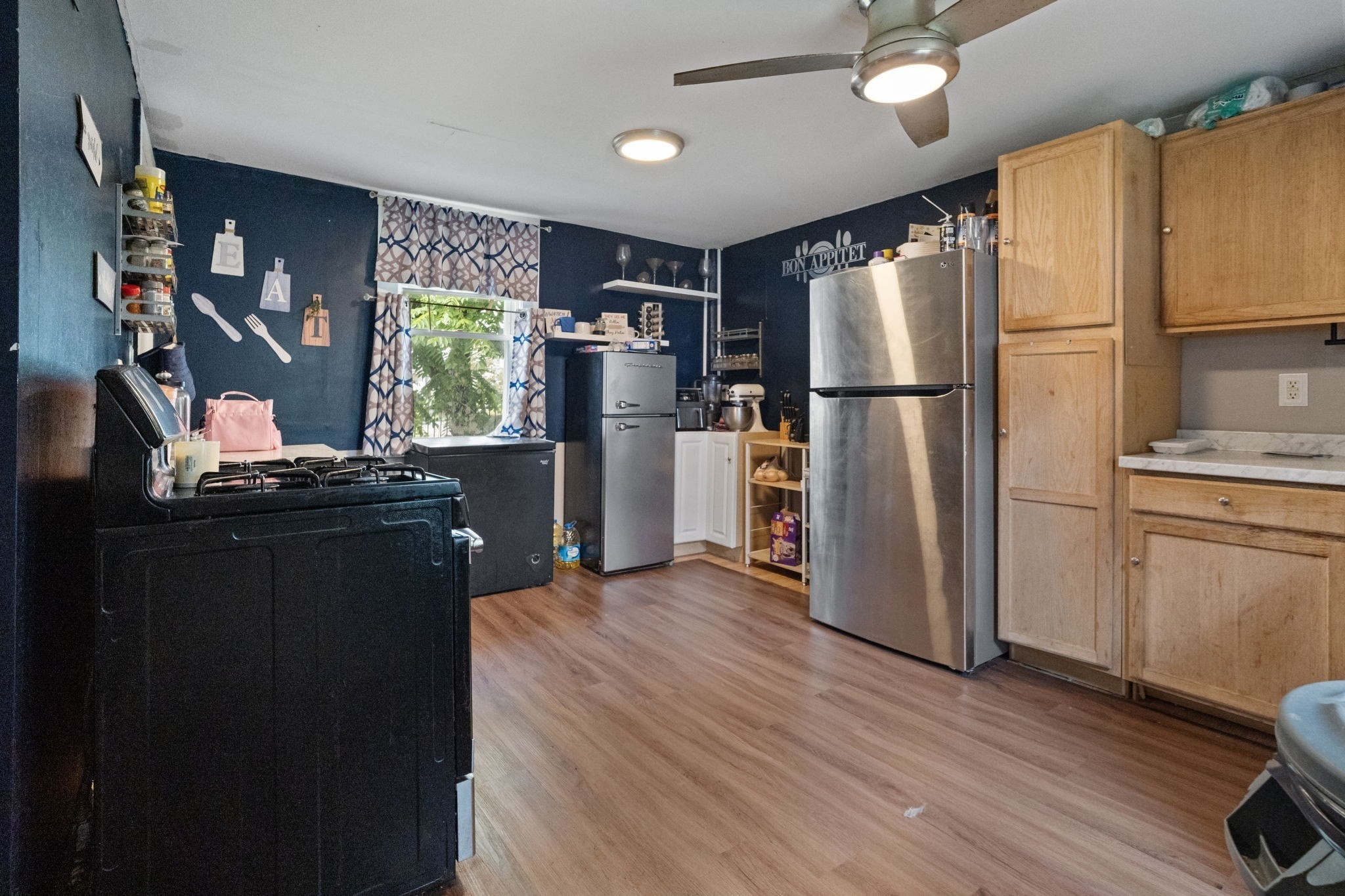 19 Suffolk St Property Photo 8