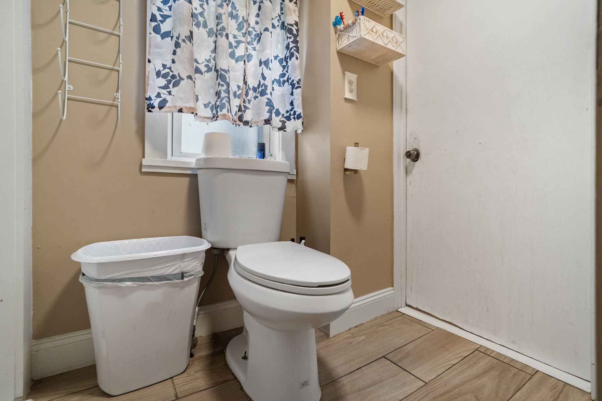 19 Suffolk St Property Photo 17