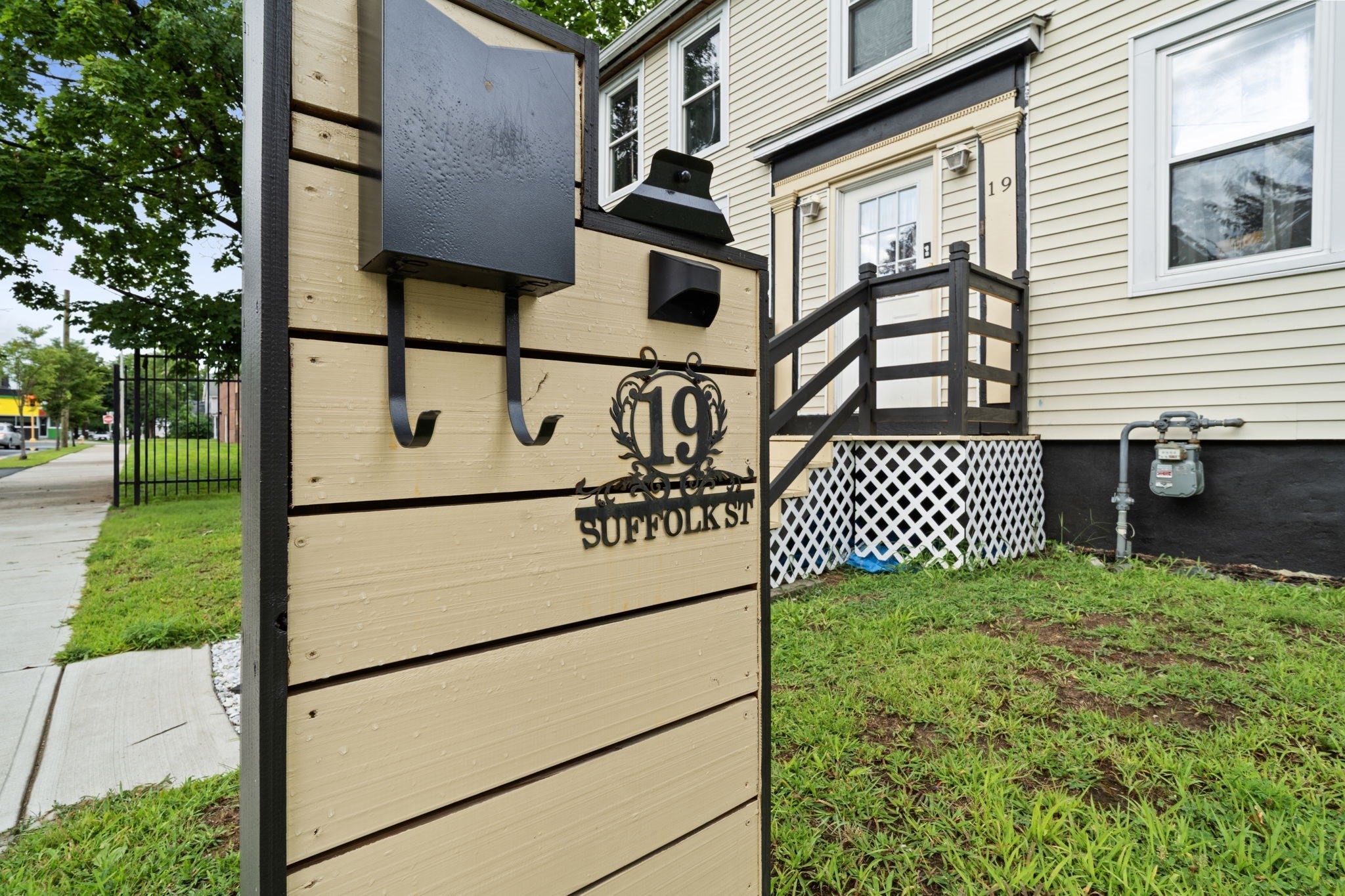 19 Suffolk St Property Photo 26
