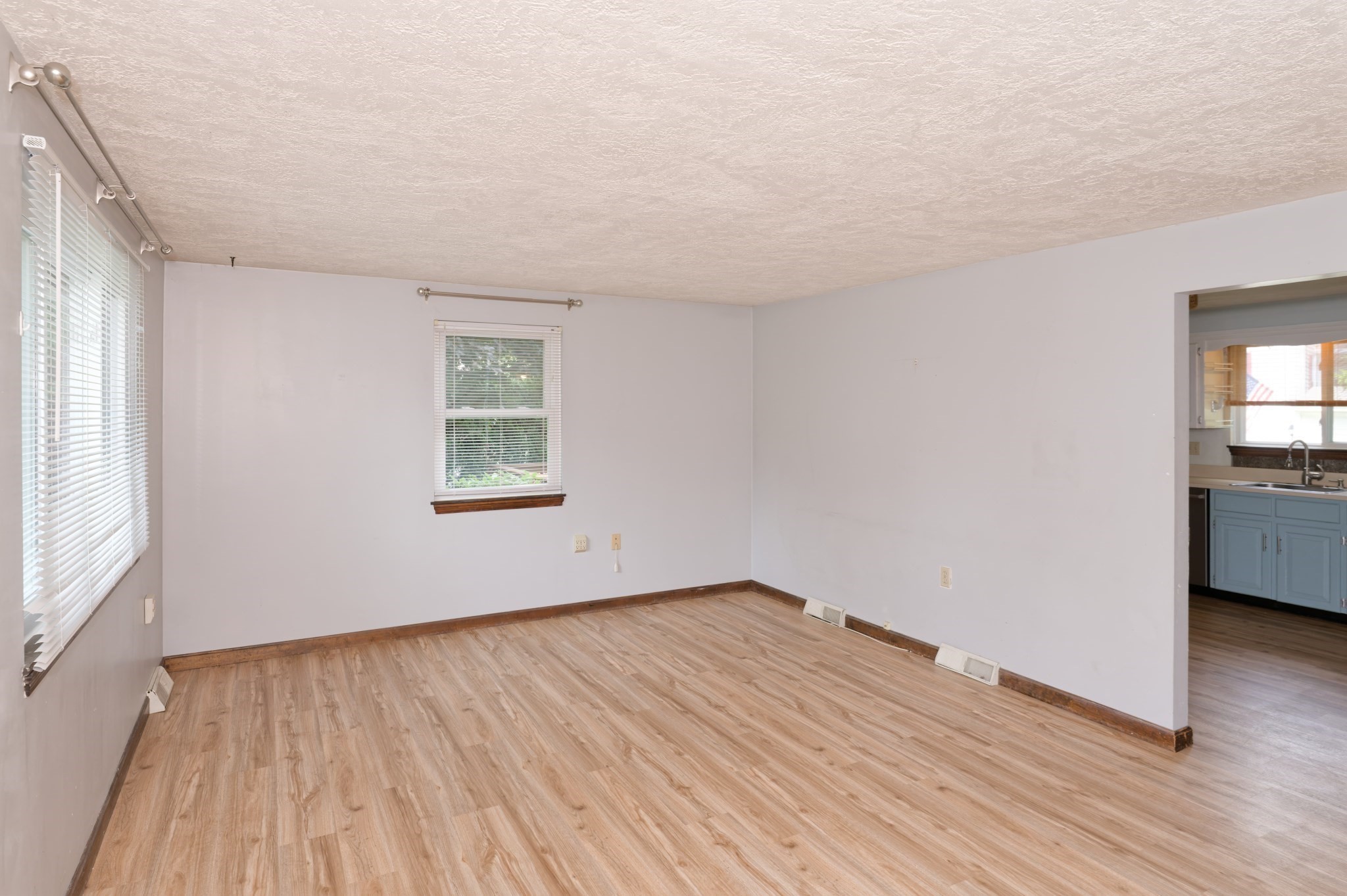 41 West St # 41 Property Photo 4