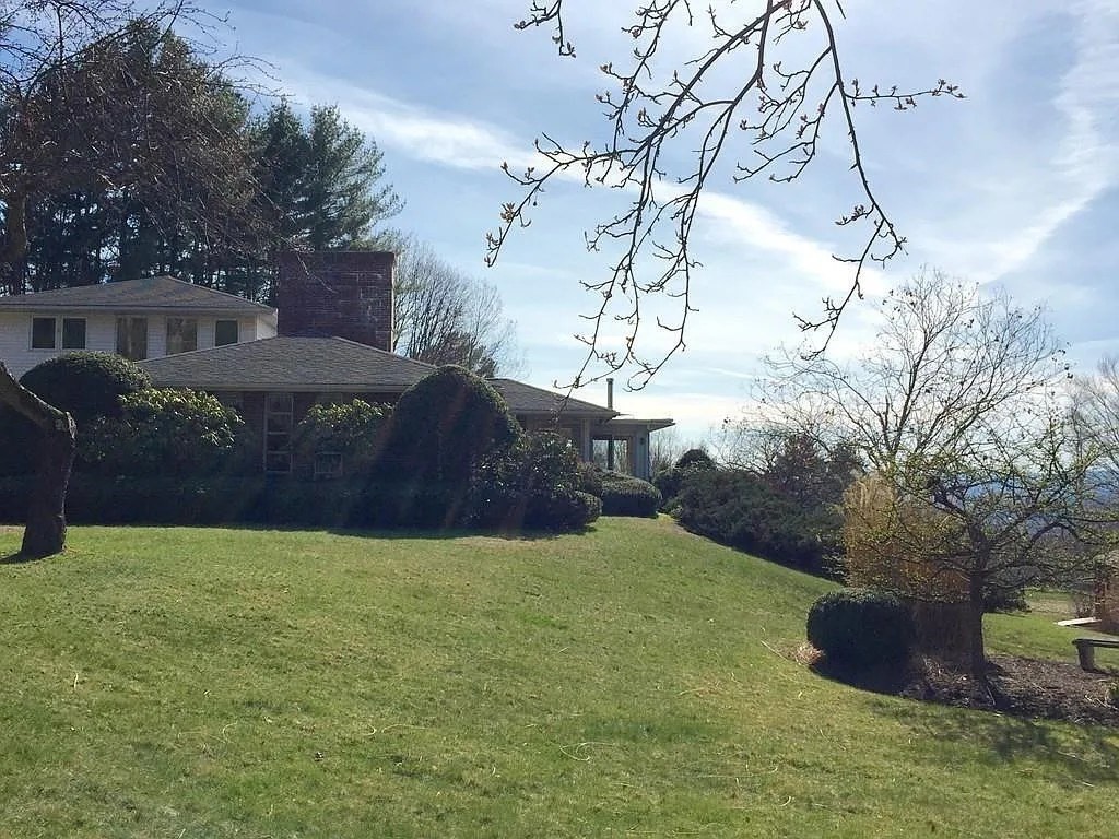 61 Arnold Rd Property Photo 5
