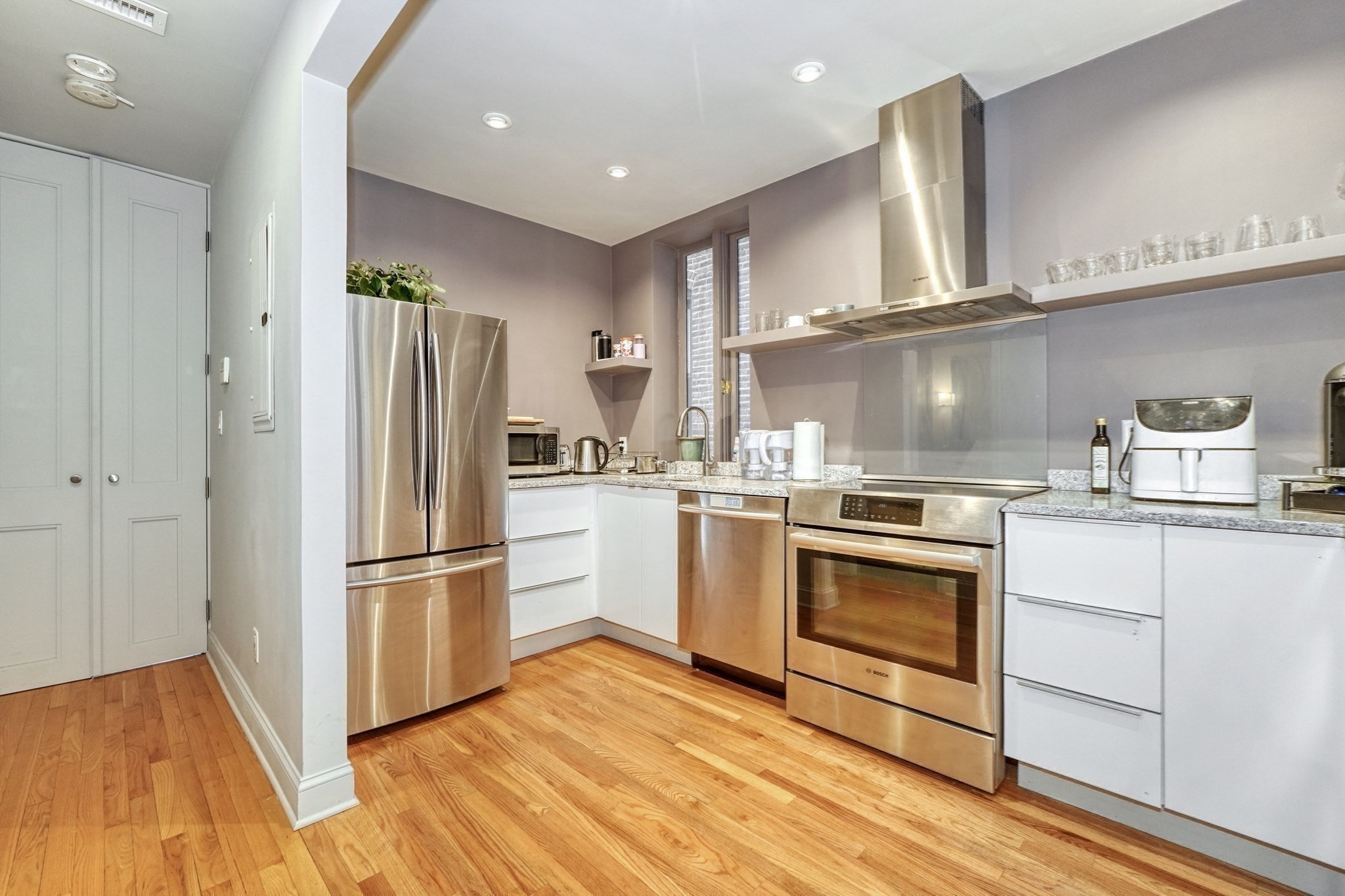 70 Clarendon St # A Property Photo 2