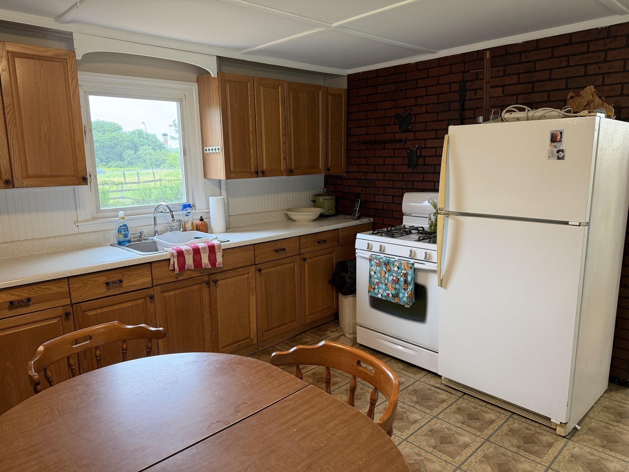164 North Broadway Property Photo 5