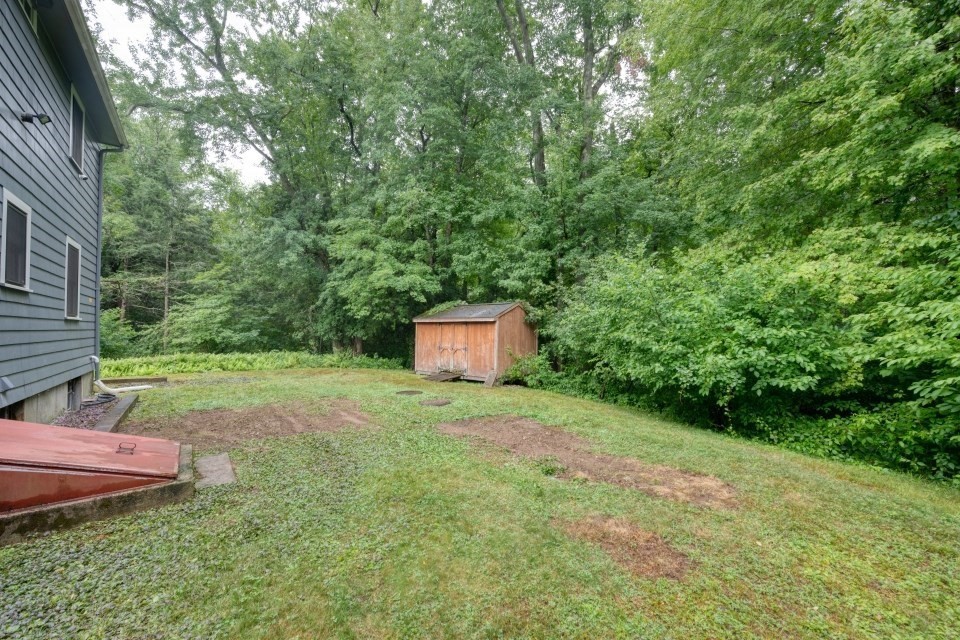 25 Foxtail Rd Property Photo 4