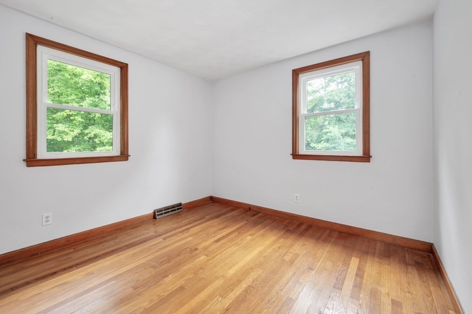 25 Foxtail Rd Property Photo 19