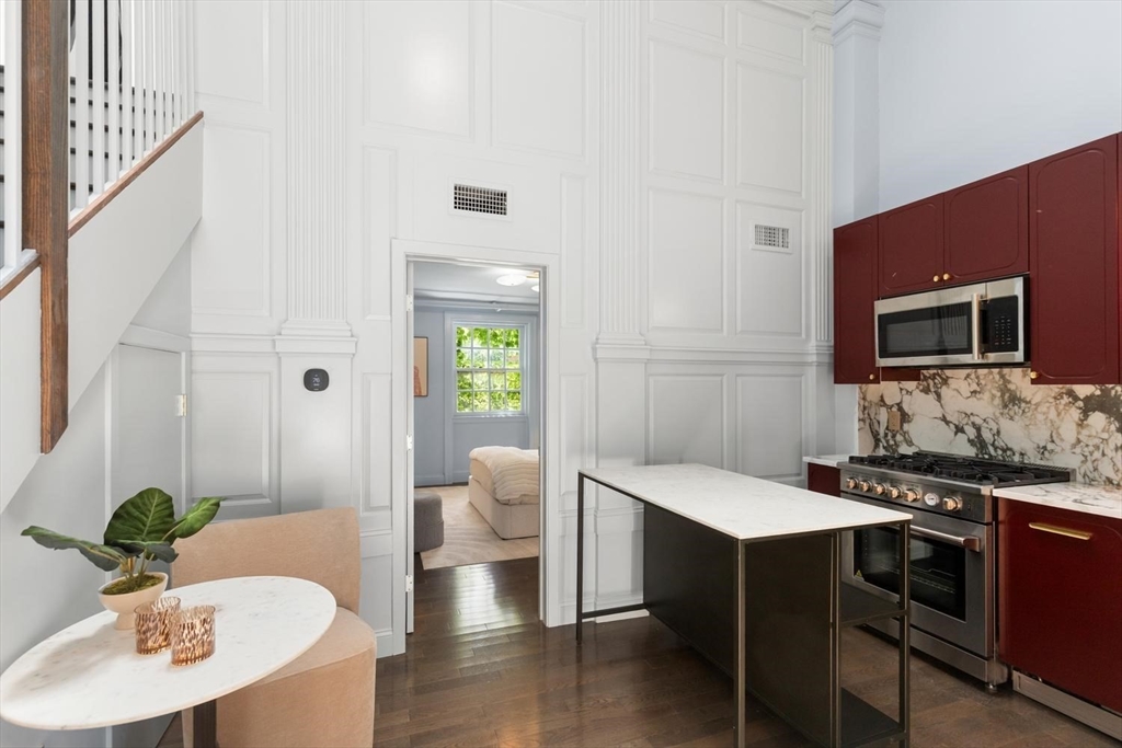 7 Crombie St # 10 Property Photo 1