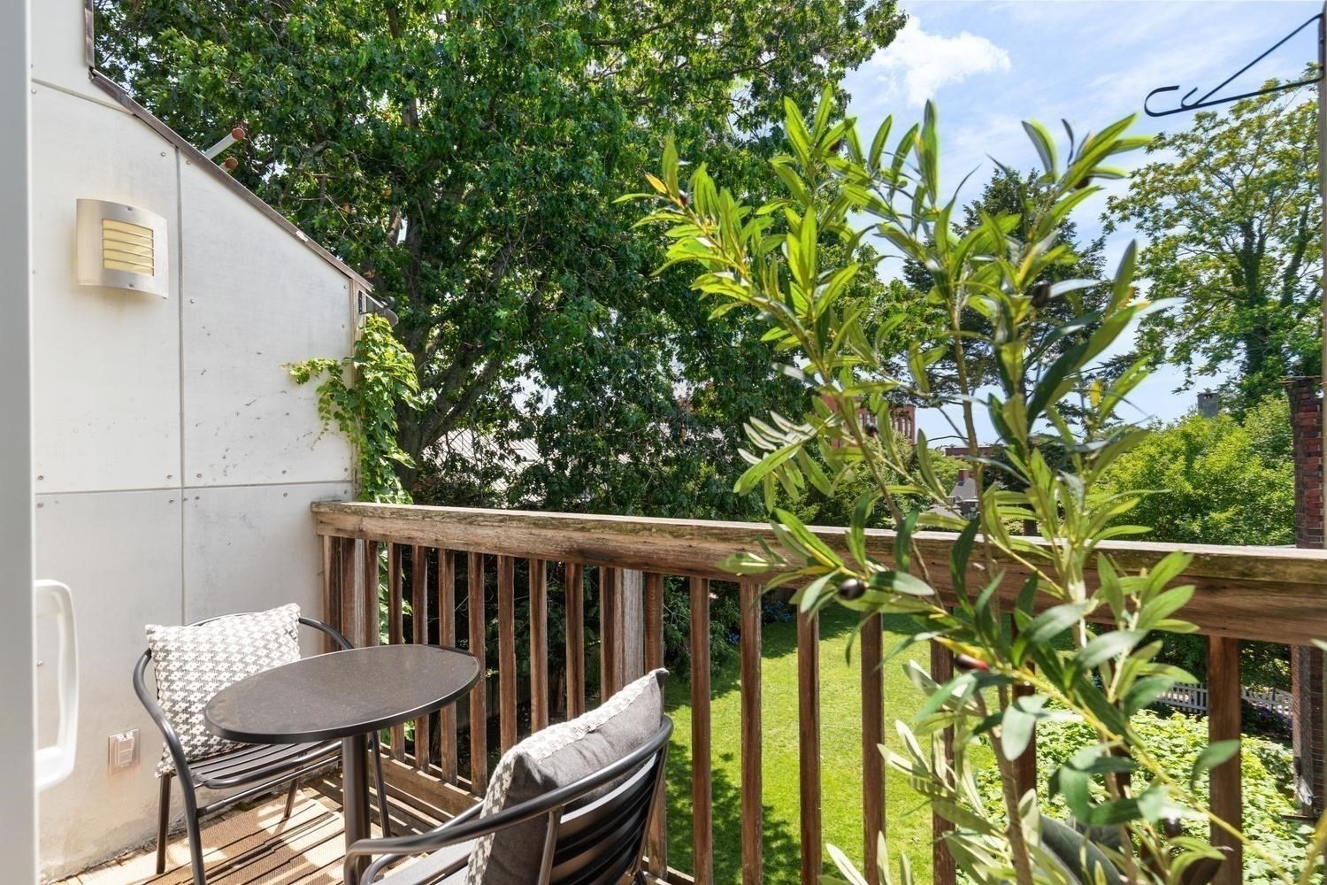 7 Crombie St # 10 Property Photo 15