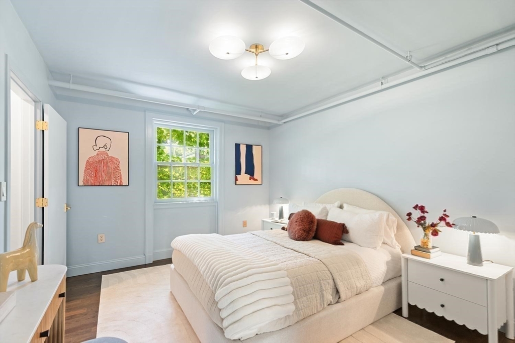7 Crombie St # 10 Property Photo 17