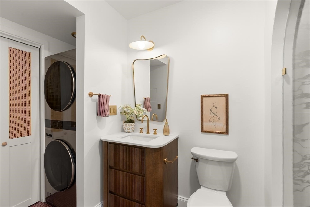 7 Crombie St # 10 Property Photo 23
