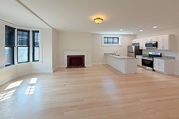 105 Paige # 401 Property Photo 1