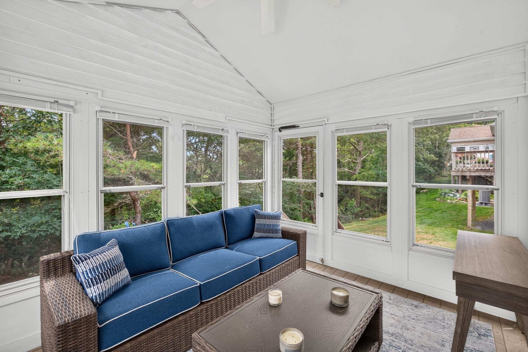 7 White Trellis Property Photo 13