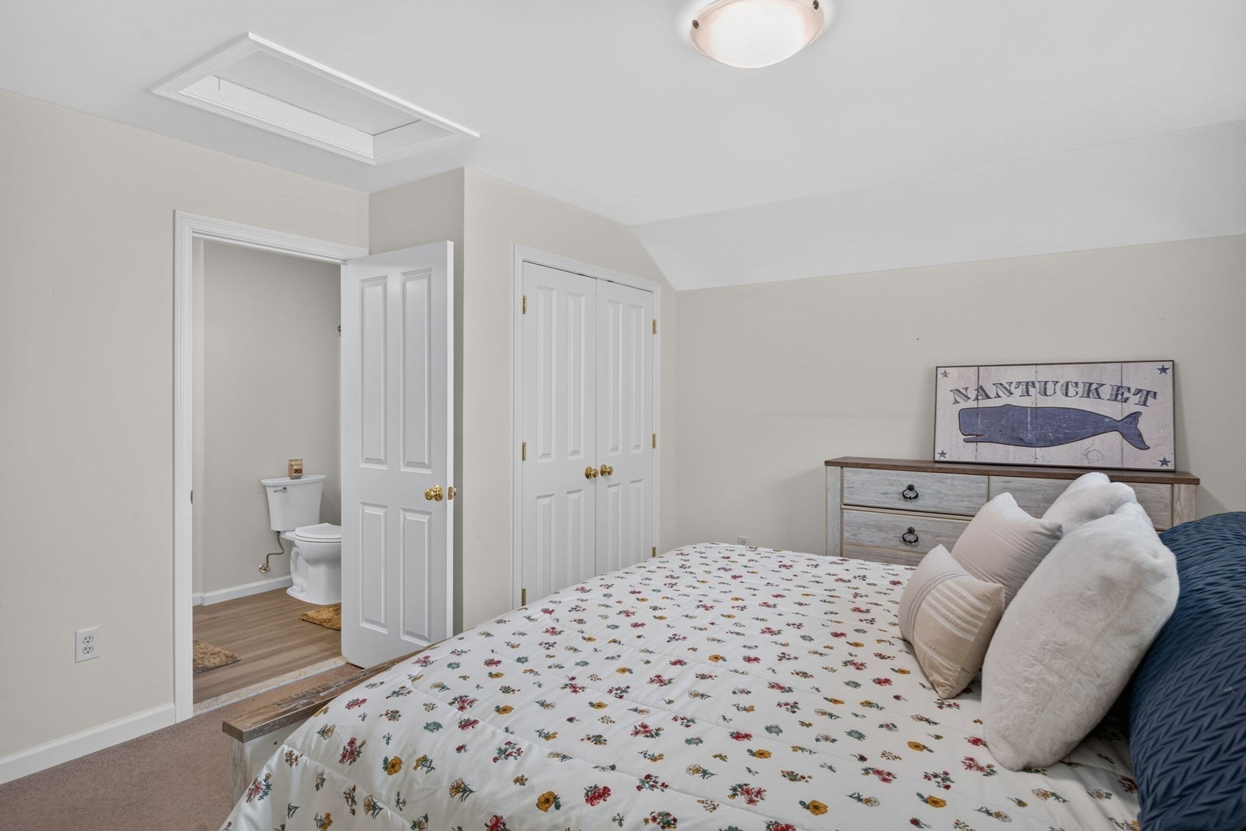 7 White Trellis Property Photo 28