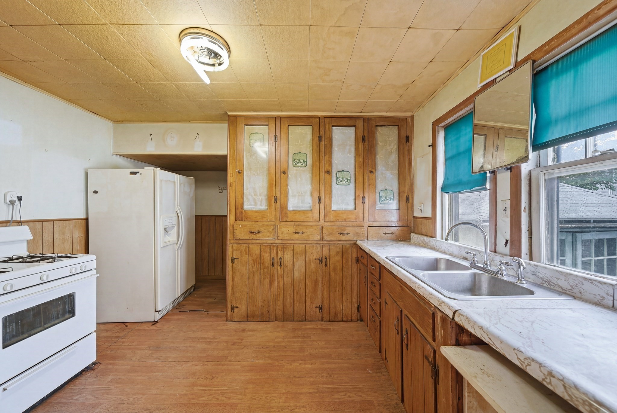 100 Taunton Property Photo 7