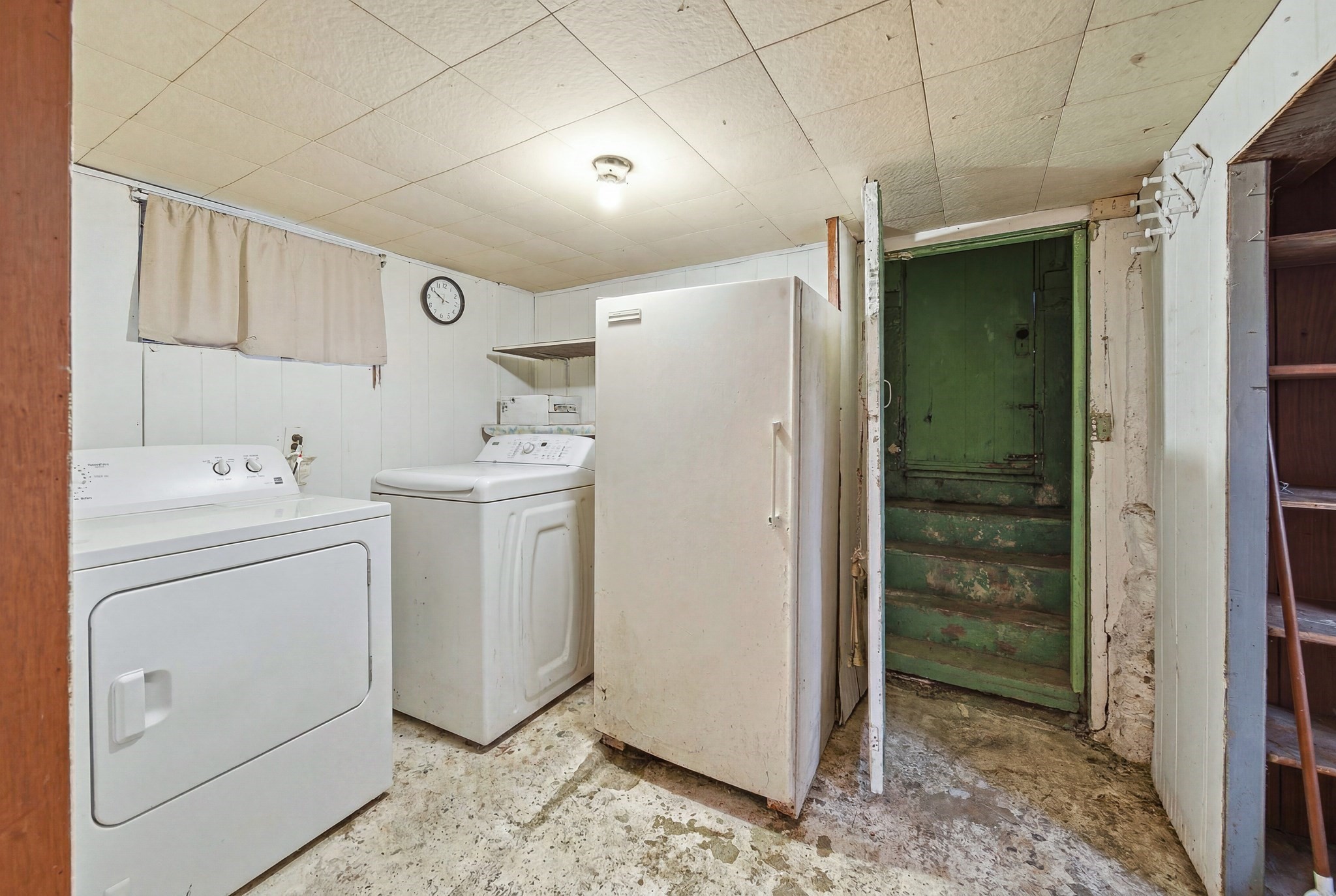 100 Taunton Property Photo 18