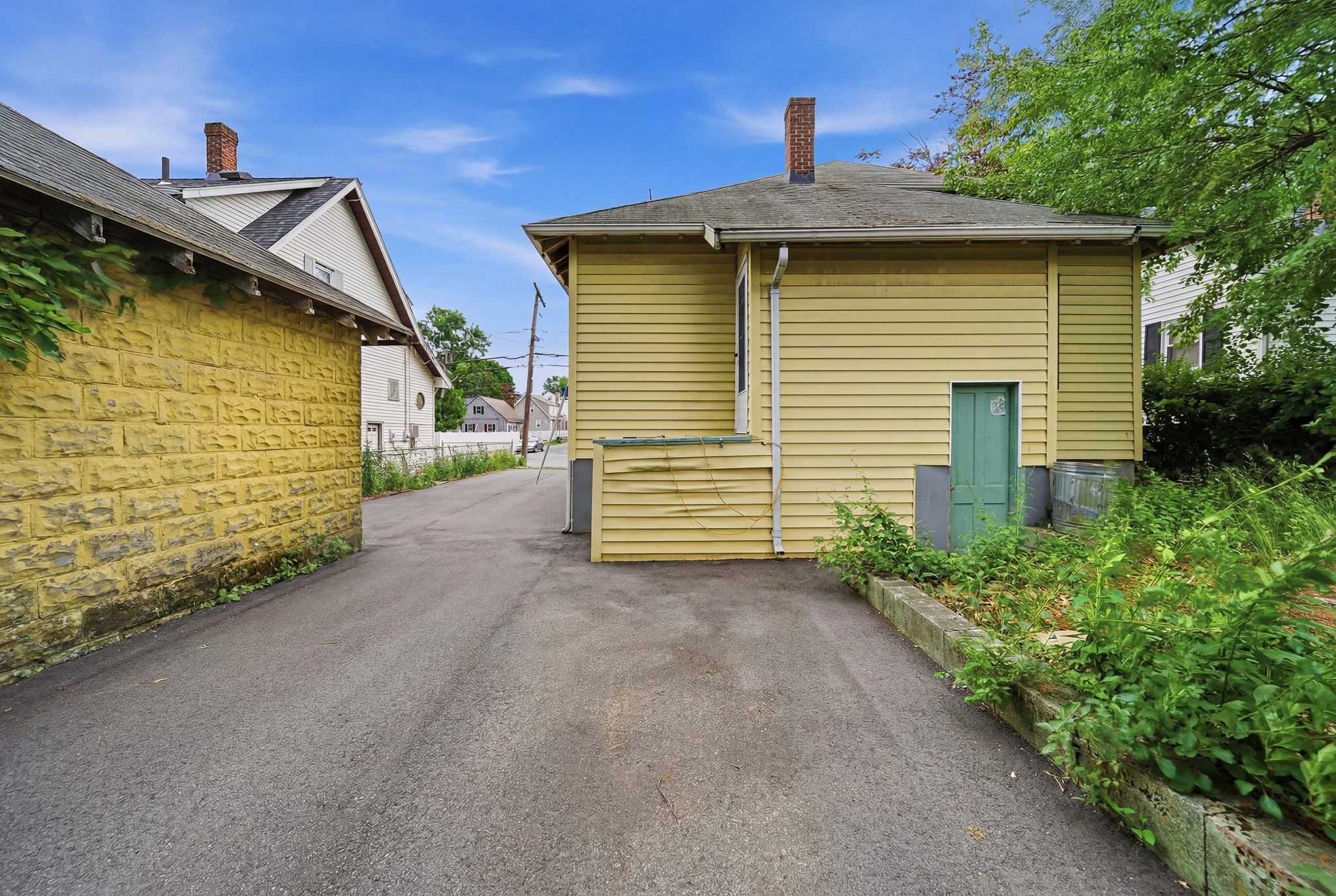 100 Taunton Property Photo 24