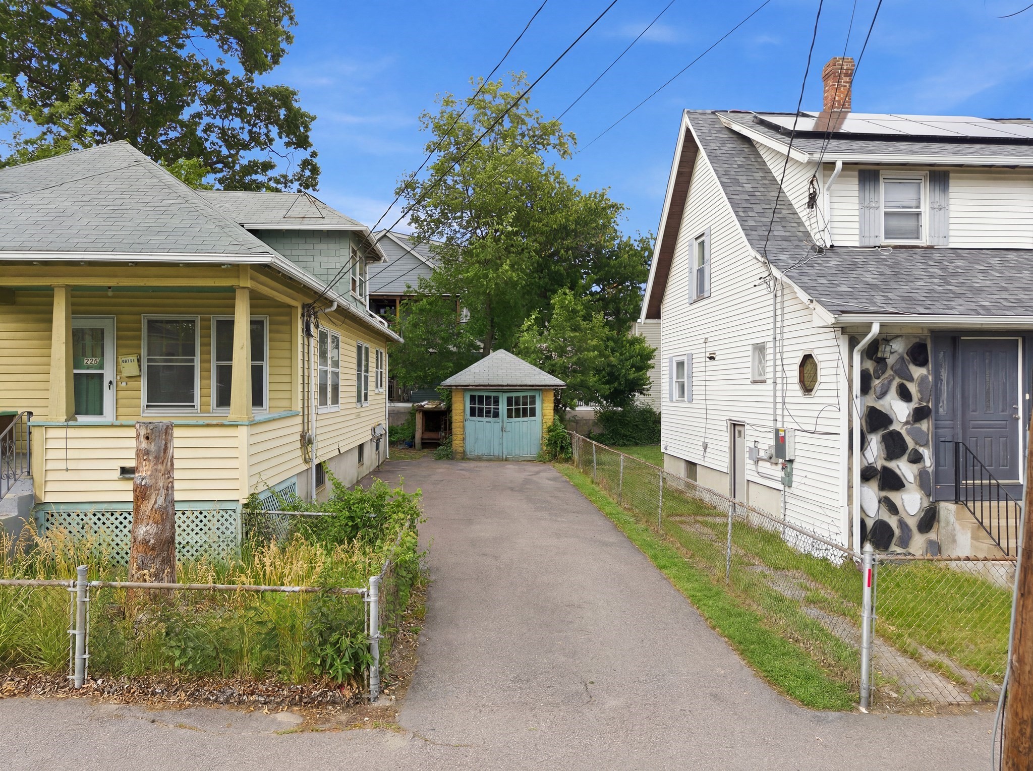 100 Taunton Property Photo 27