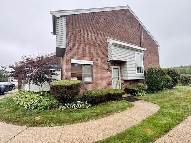 272 Greenbrook Drive # 272 Property Photo 2