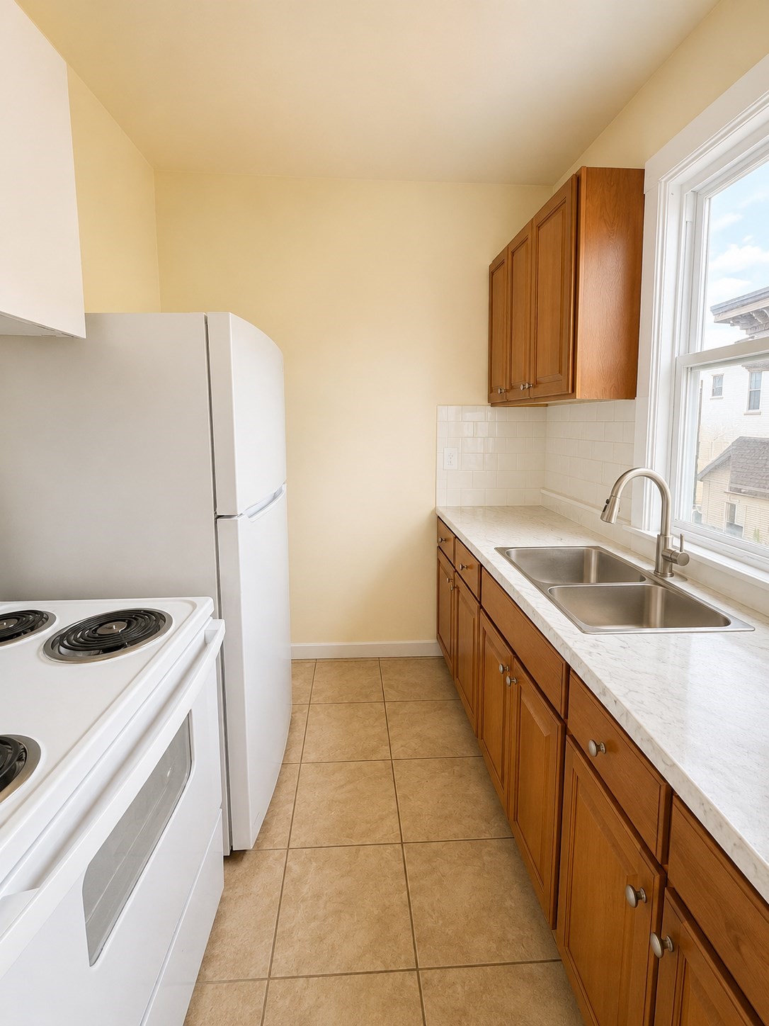 107 Jefferson St # 3 Property Photo 5