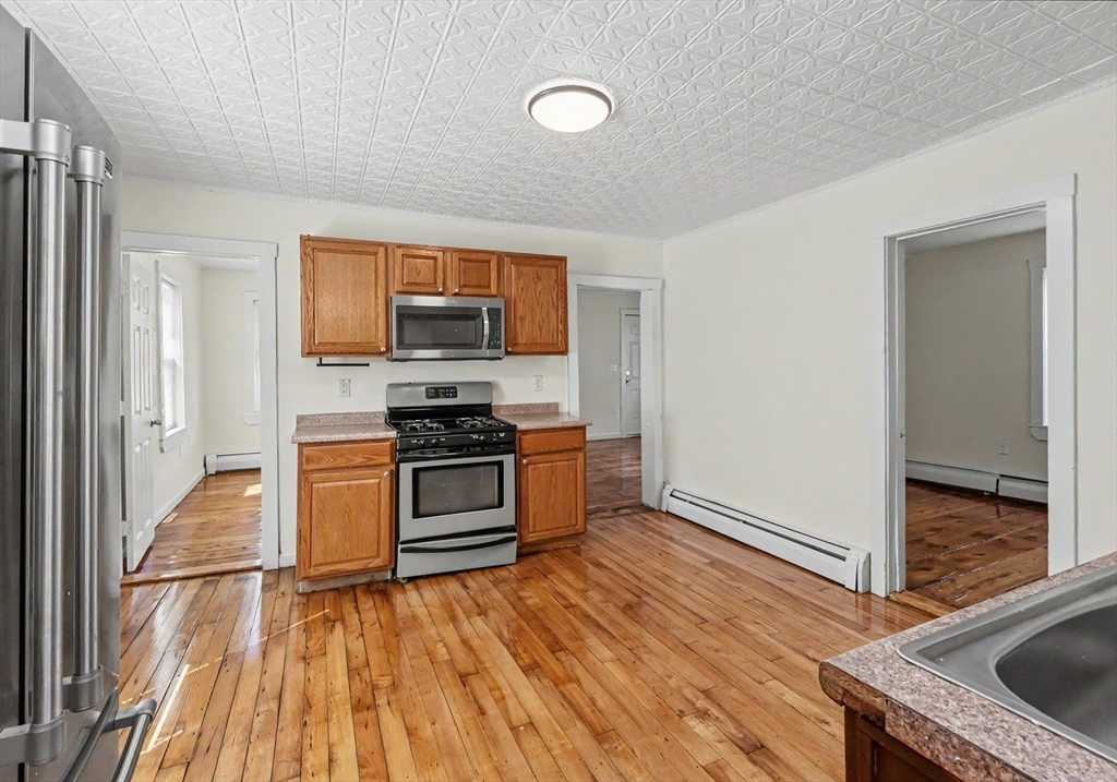 13 Woodland St Property Photo 2