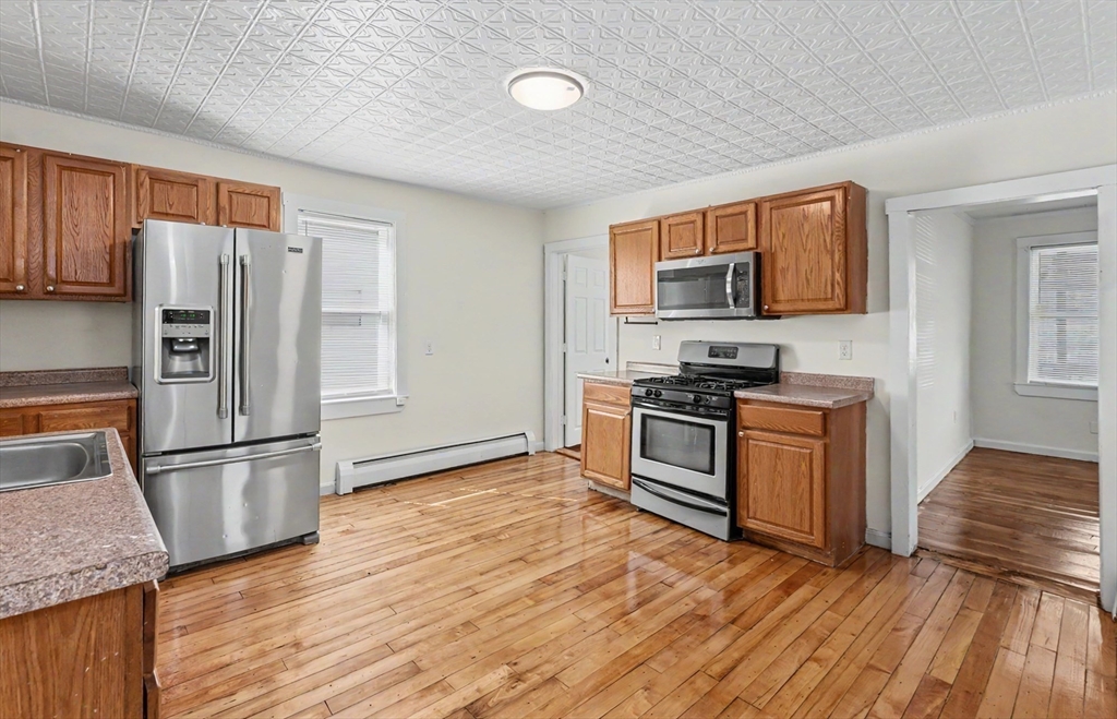 13 Woodland St Property Photo 4