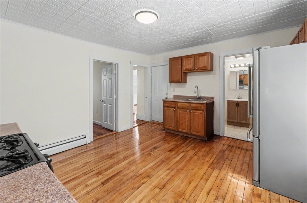 13 Woodland St Property Photo 6