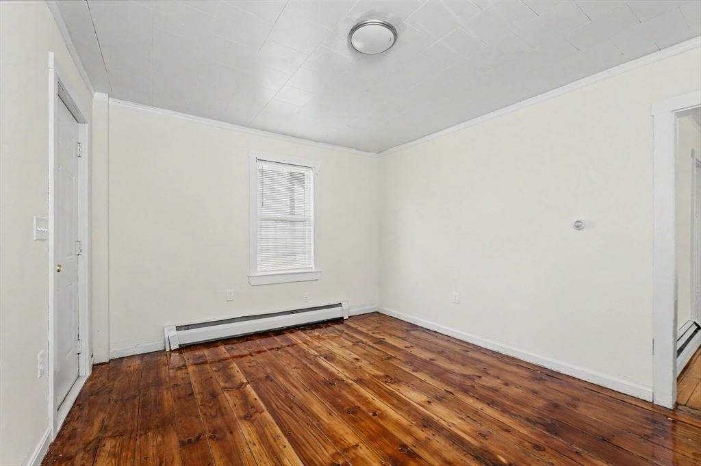 13 Woodland St Property Photo 9