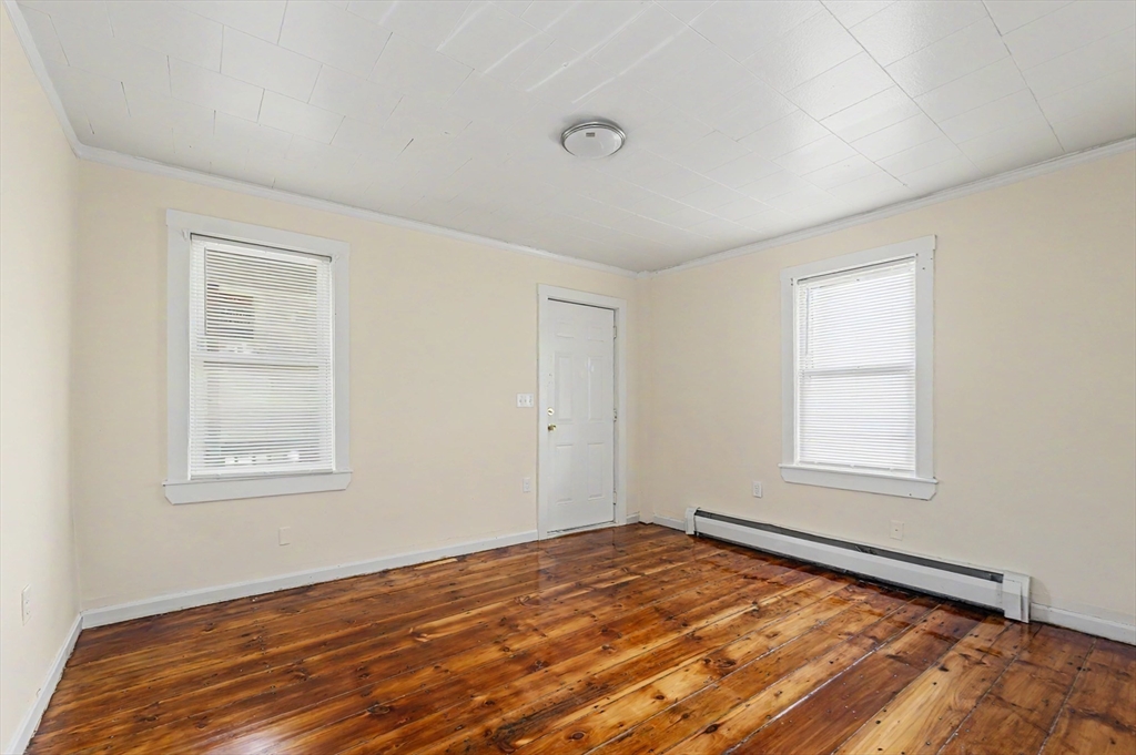 13 Woodland St Property Photo 10