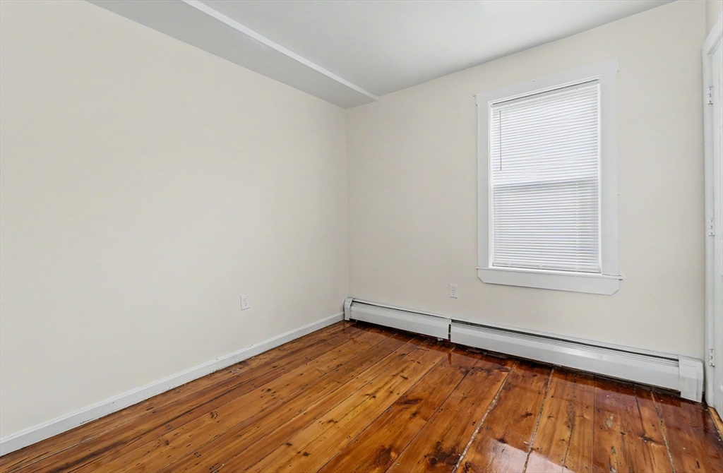 13 Woodland St Property Photo 12