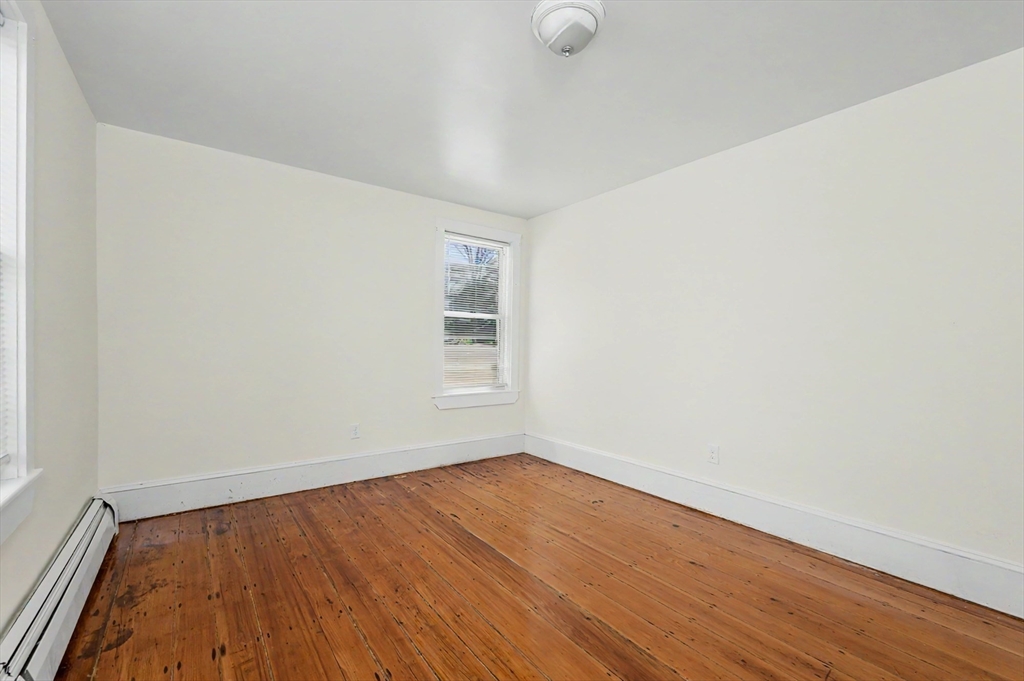 13 Woodland St Property Photo 14