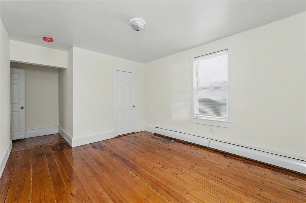 13 Woodland St Property Photo 15