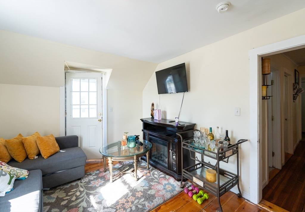 13 Woodland St Property Photo 20