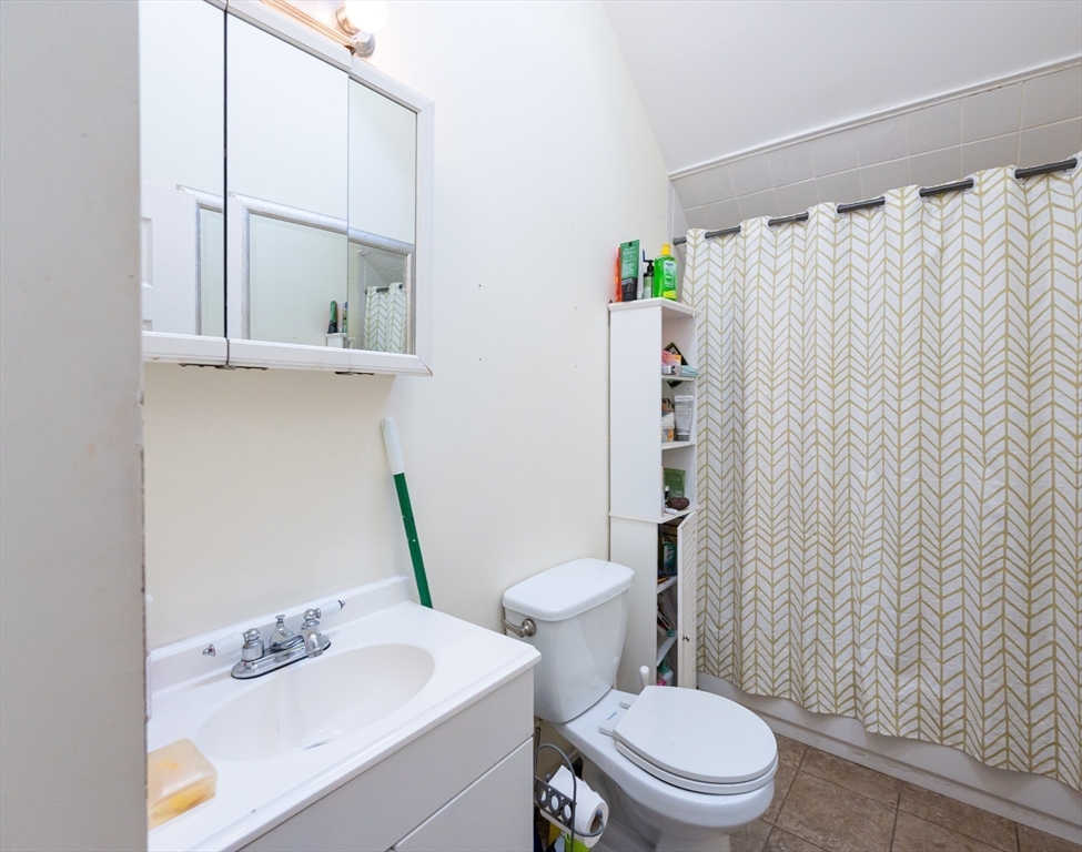 13 Woodland St Property Photo 21