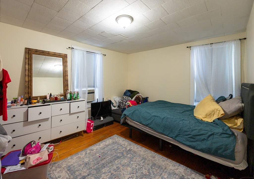 13 Woodland St Property Photo 23
